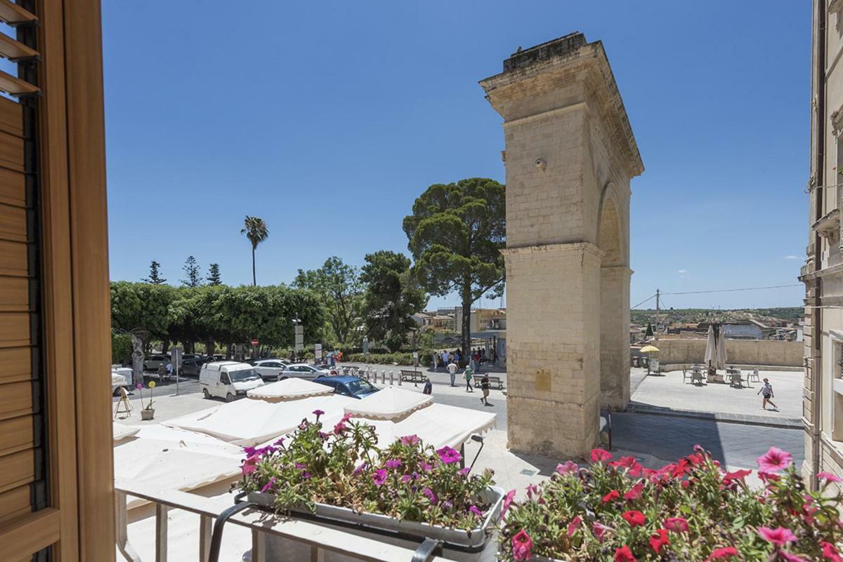 Porta Nazionale Dependance Bed & Breakfast Noto Exterior photo
